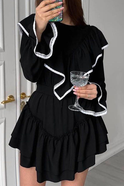 Effortlessly Elegant Dress with a Timeless Design