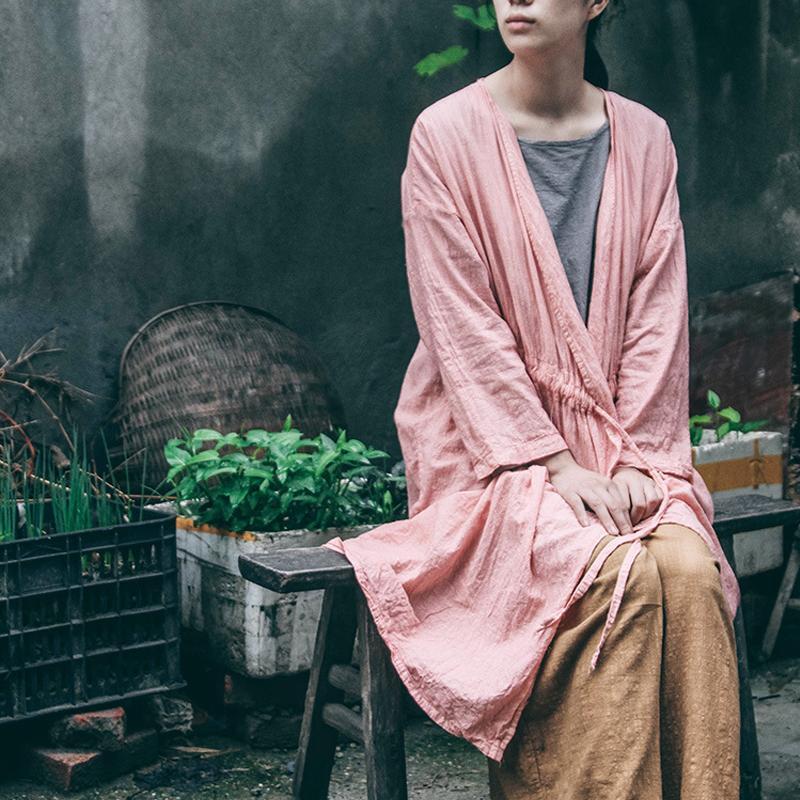 Well Tailored Cardigan with a Graceful Silhouette