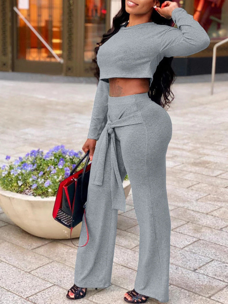 Effortlessly Elegant Pants with a Timeless Design