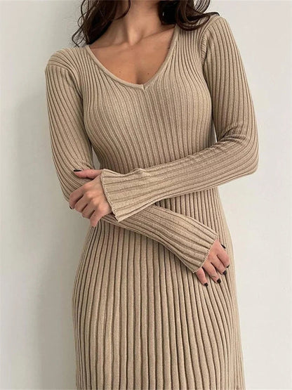 Effortlessly Elegant Dress with a Timeless Design