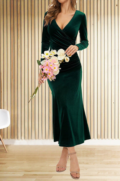 Gracefully Styled Dress for Any Occasion