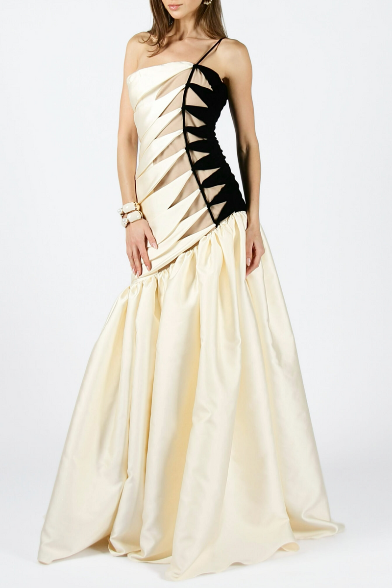 Classic Vintage & Enduringly Stylish Dress