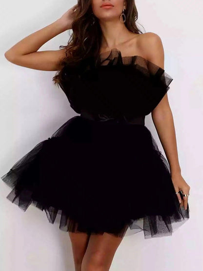 Effortlessly Elegant Dress with a Timeless Design