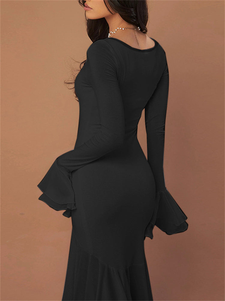 Beautifully Finished Dress in a Timeless Design