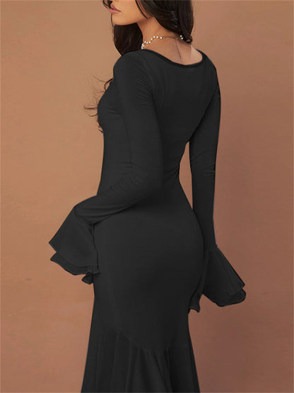 Beautifully Finished Dress in a Timeless Design