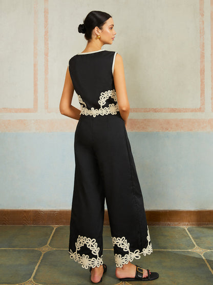 Beautifully Crafted Pants in a Classic Style