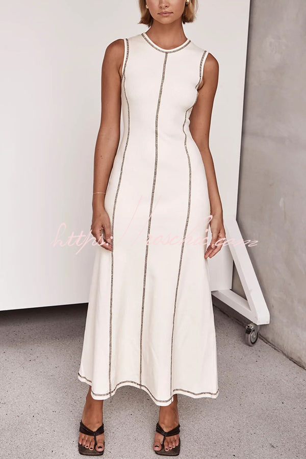 Sophisticated Dress with a Clean Classic Look