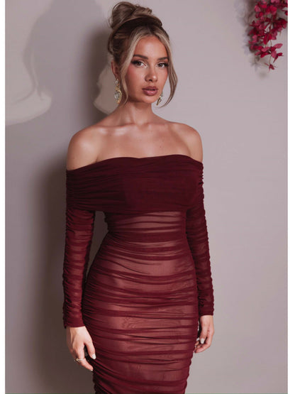 Well Tailored Dress with a Graceful Silhouette