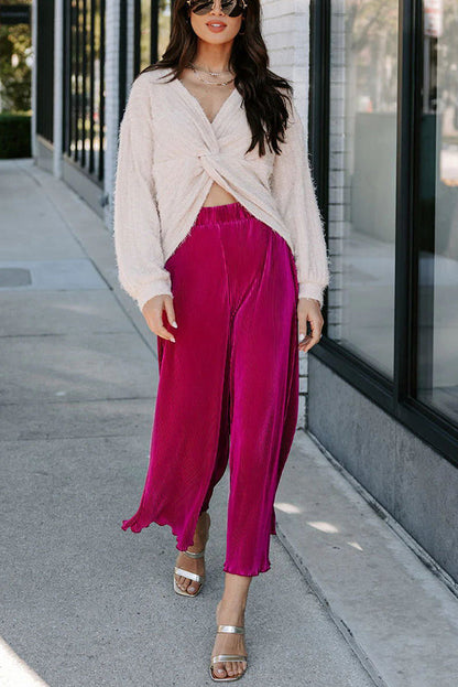 Effortlessly Elegant Pants with a Timeless Design
