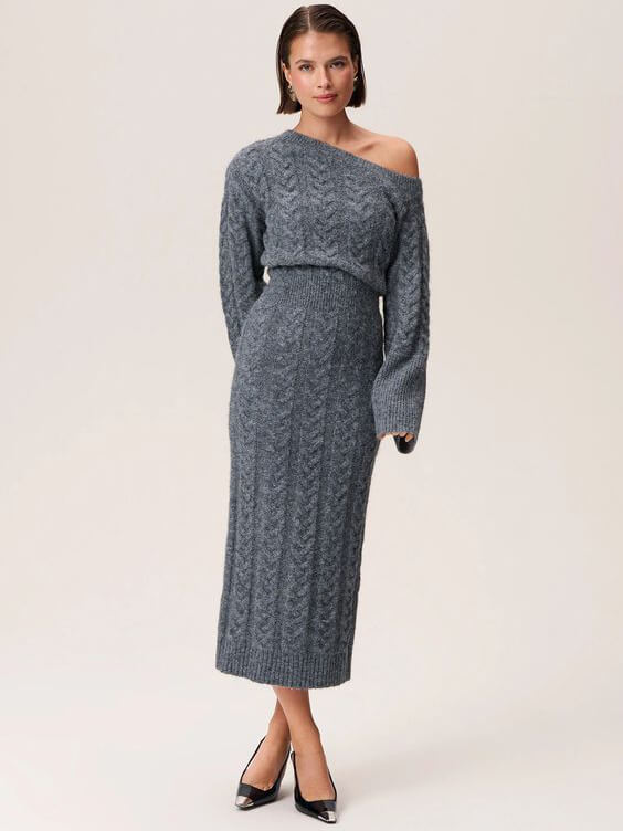 Well Tailored Dress with a Graceful Silhouette