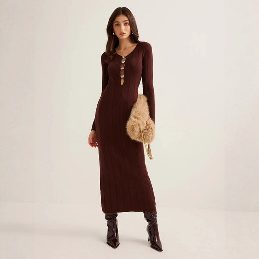 Beautifully Finished Dress in a Timeless Design