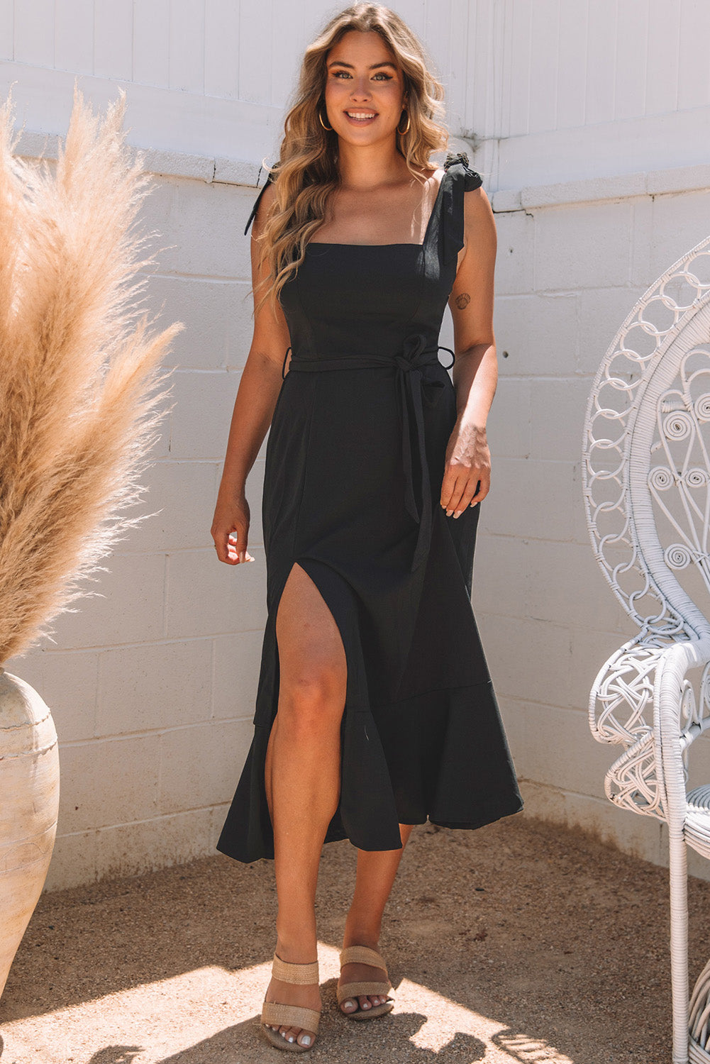 Gracefully Styled Dress for Any Occasion