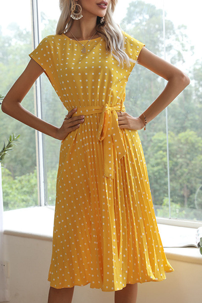 Classic Vintage Dress with a Flattering Fit