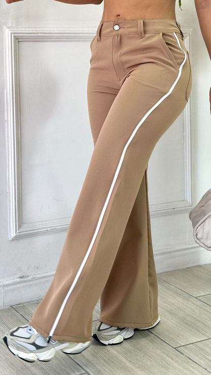 Well Tailored Cardigan with a Graceful Silhouette