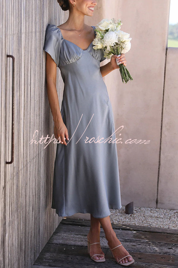 Sophisticated Dress with a Clean Classic Look