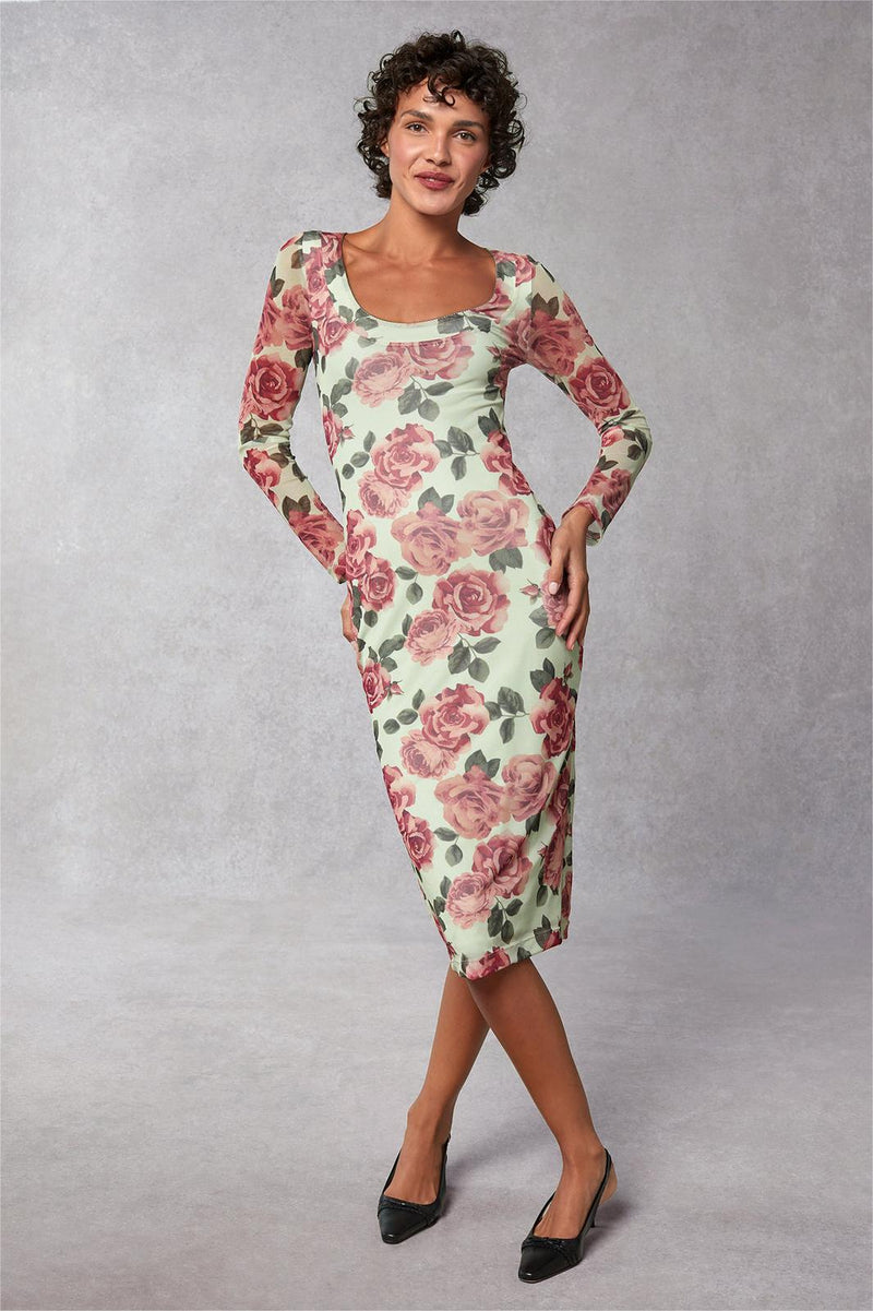 Beautifully Finished Dress in a Timeless Design