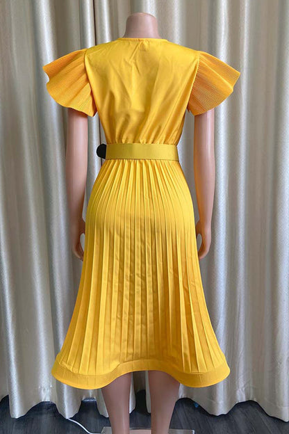 Well Tailored Dress with a Graceful Silhouette