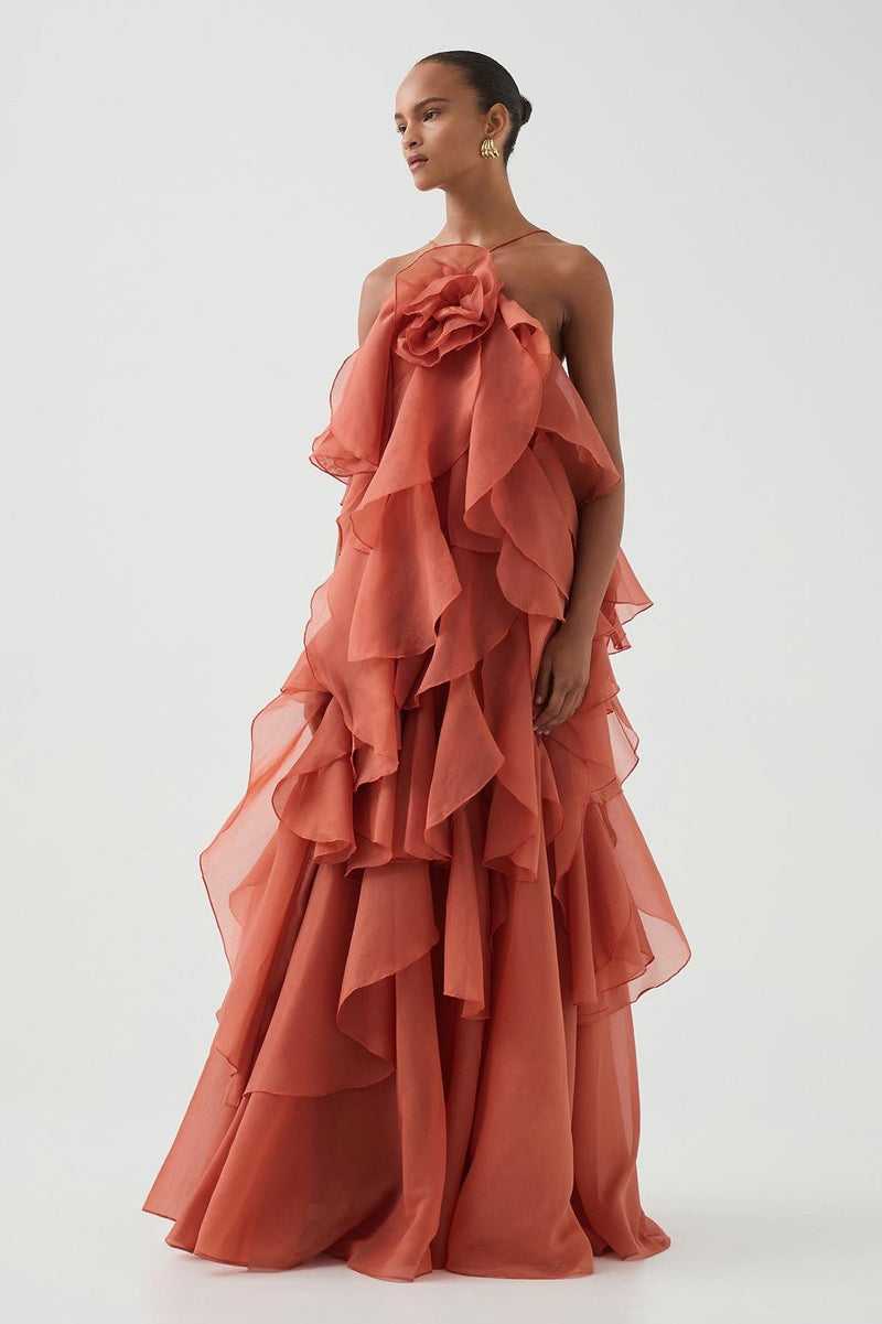Well Tailored Dress with a Graceful Silhouette