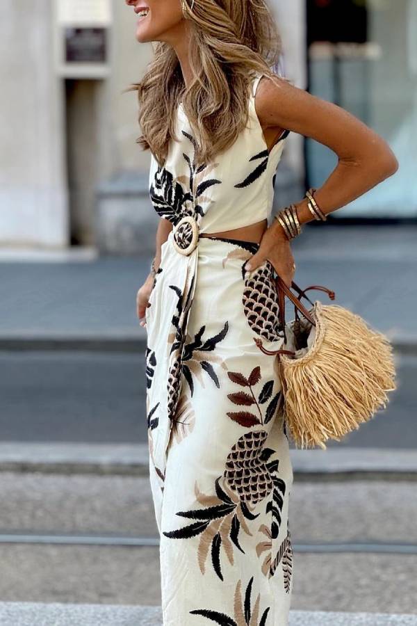 Effortlessly Elegant Dress with a Timeless Design