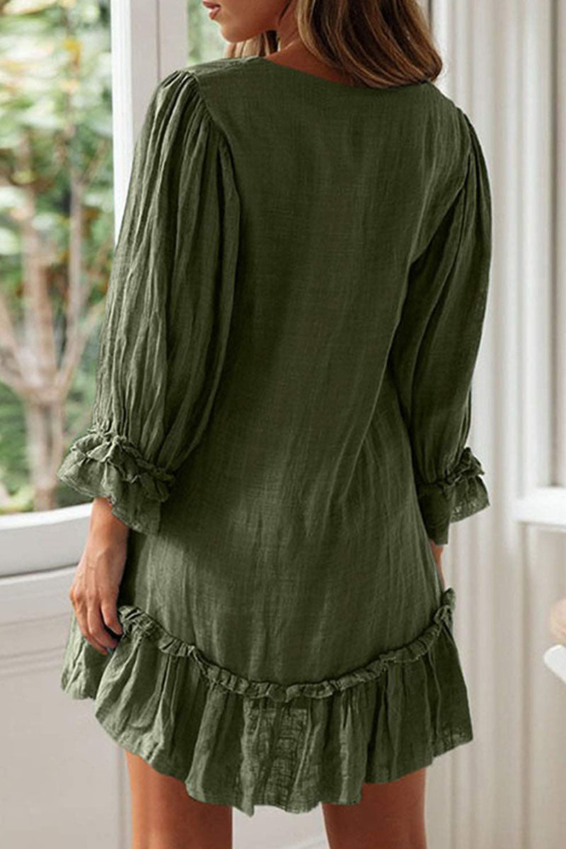 Effortlessly Elegant Dress with a Timeless Design
