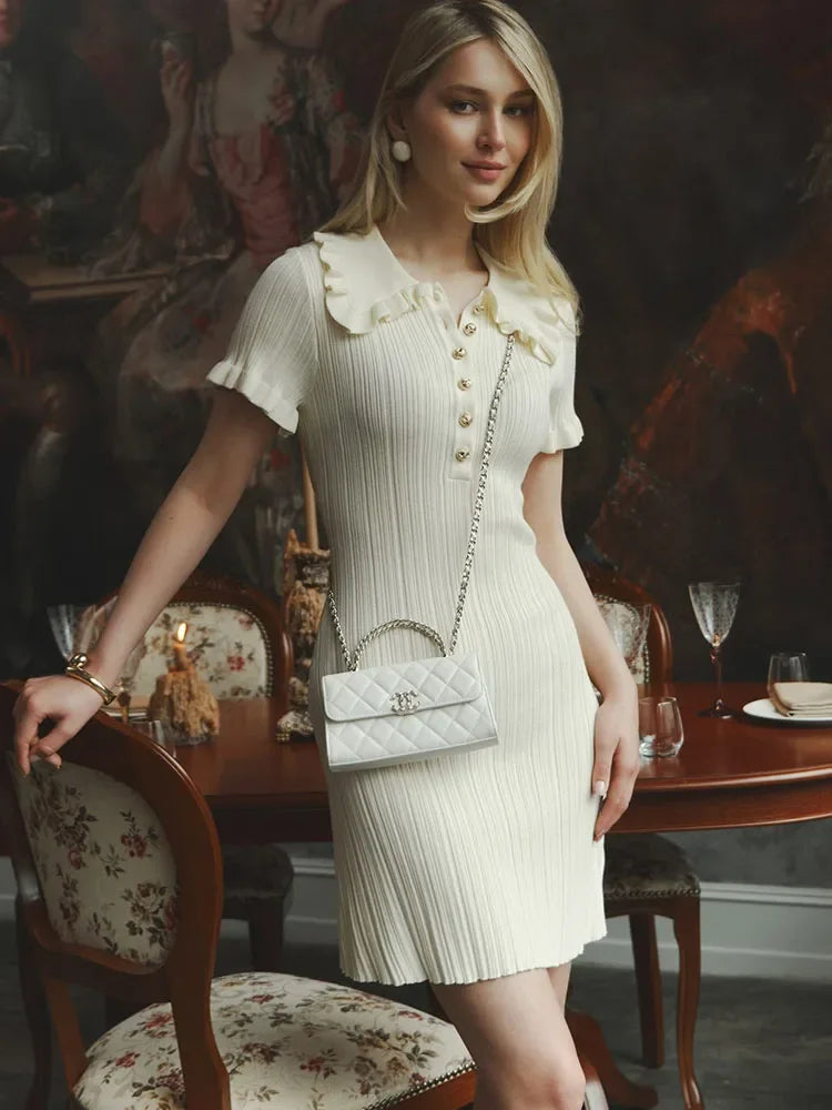 Beautifully Finished Dress in a Timeless Design