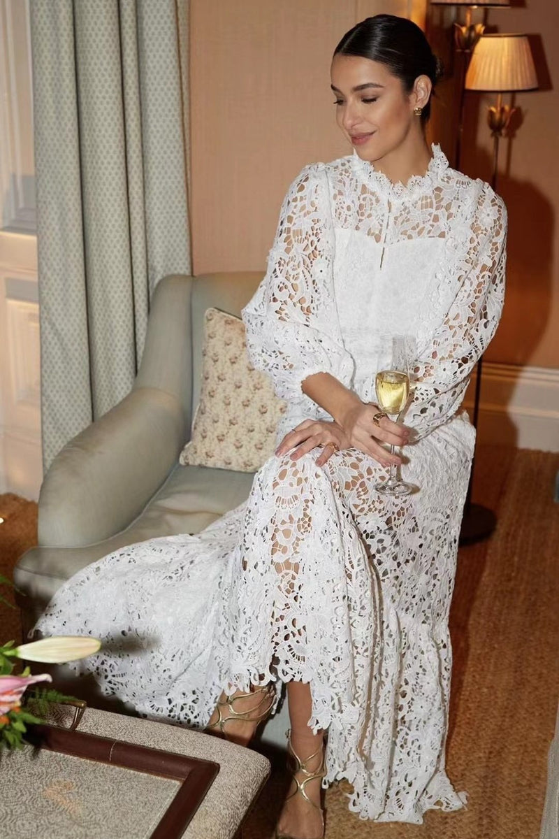 Beautifully Finished Dress in a Timeless Design