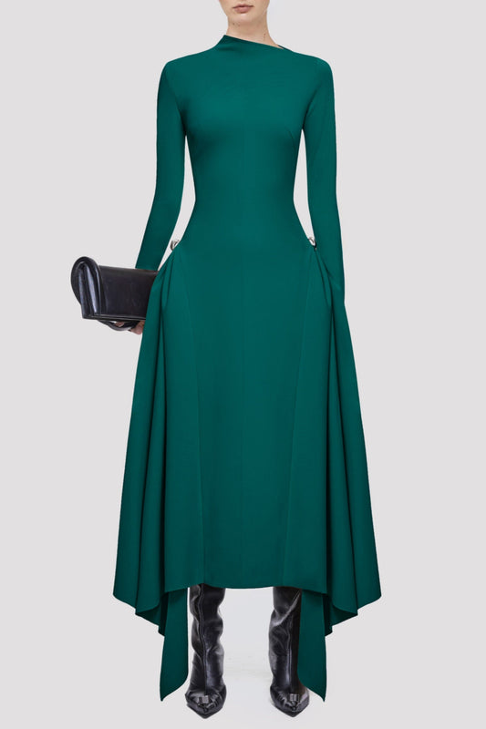 Beautifully Finished Dress in a Timeless Design