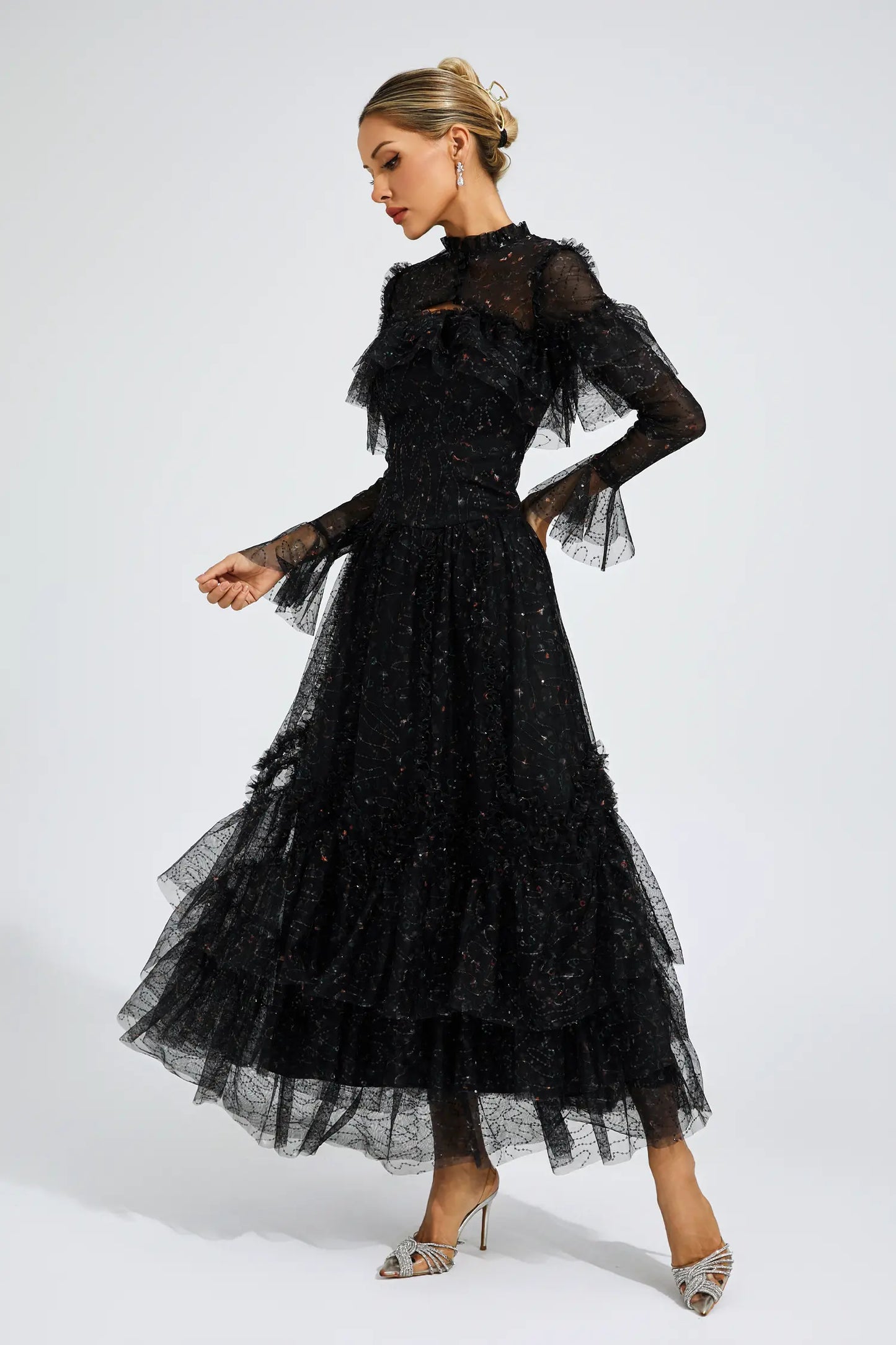 Classic Vintage Dress with a Flattering Fit