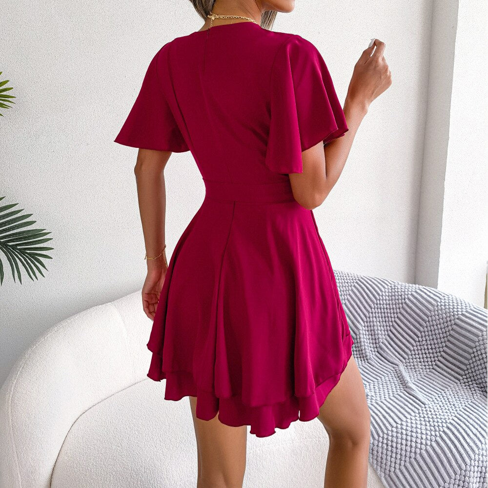 Effortlessly Elegant Dress with a Timeless Design