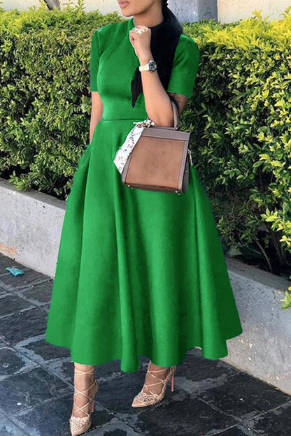 Effortlessly Elegant Dress with a Timeless Design