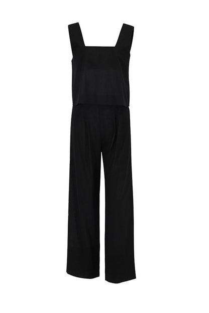 Well Tailored Pants with a Graceful Silhouette