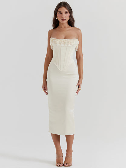 Well Tailored Dress with a Graceful Silhouette