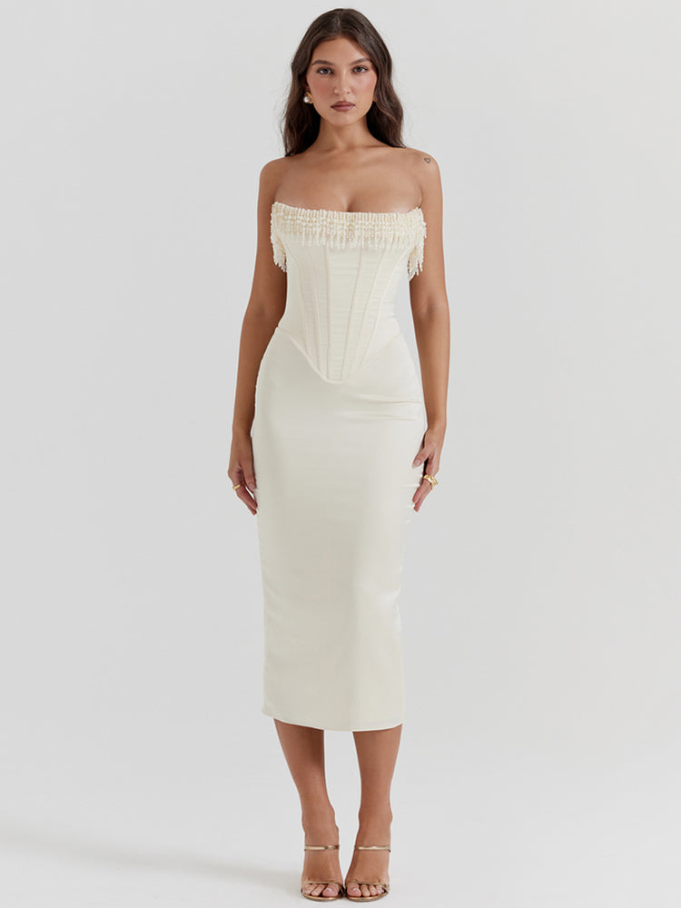 Well Tailored Dress with a Graceful Silhouette