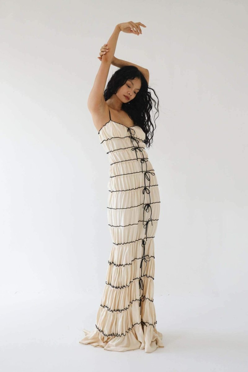 Well Tailored Dress with a Graceful Silhouette