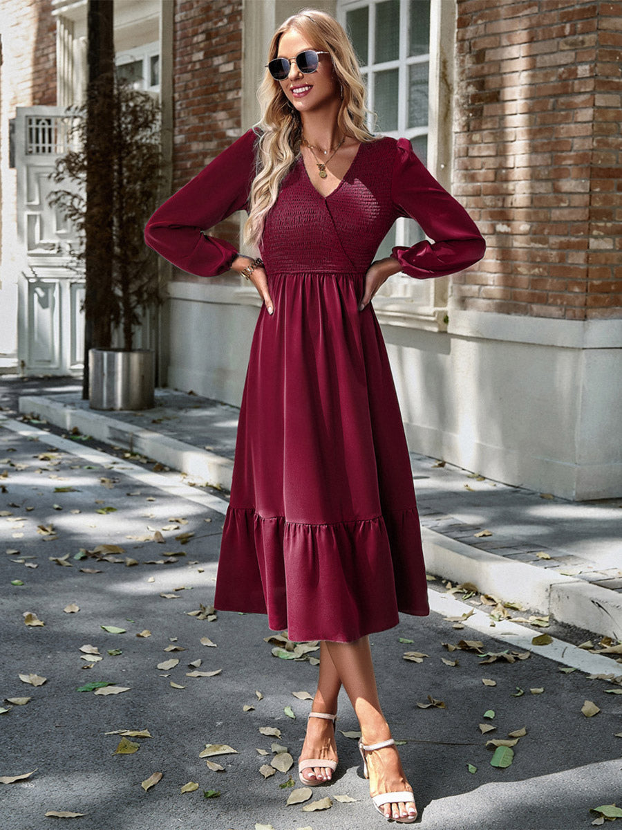 Beautifully Finished Dress in a Timeless Design