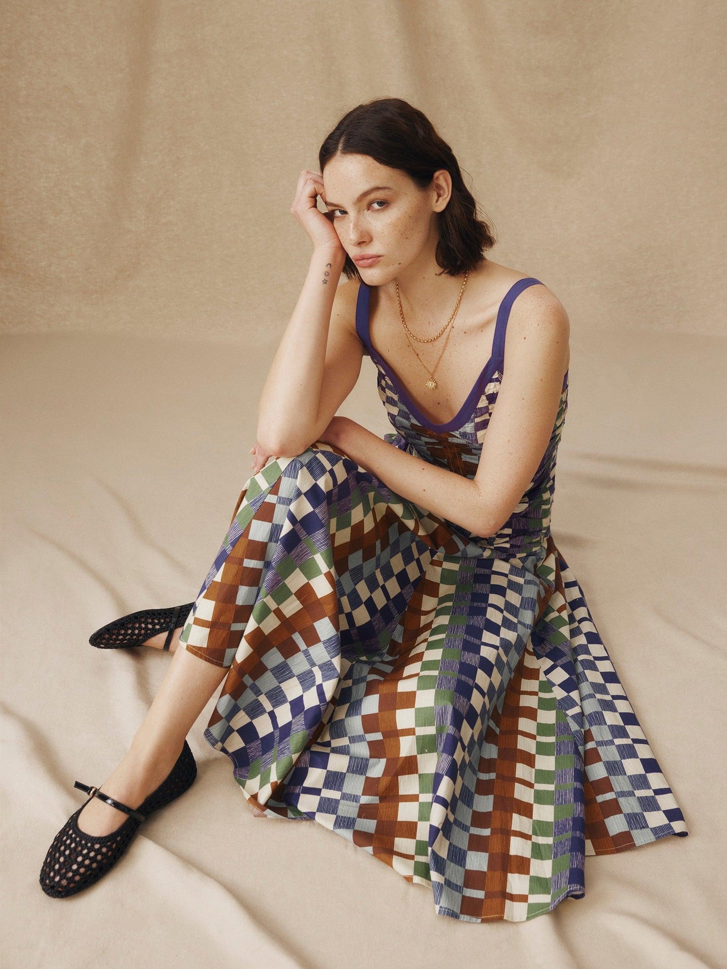 Gracefully Styled Dress for Any Occasion