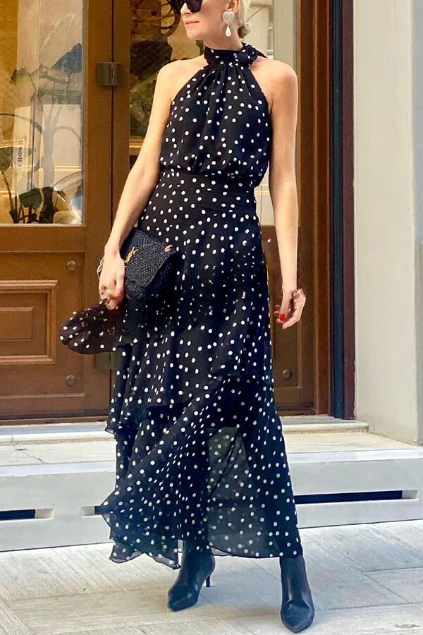 Well Tailored Dress with a Graceful Silhouette