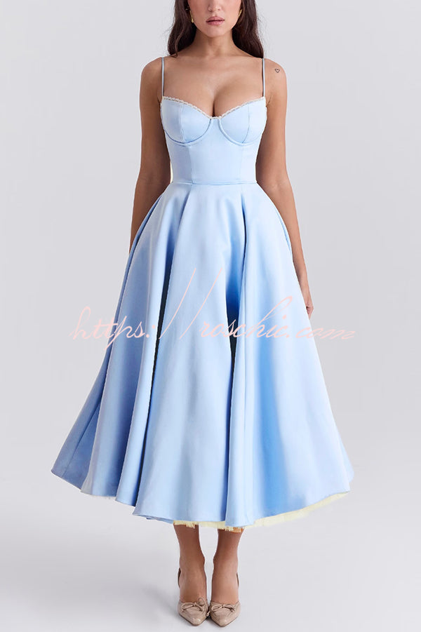Well Tailored Dress with a Graceful Silhouette