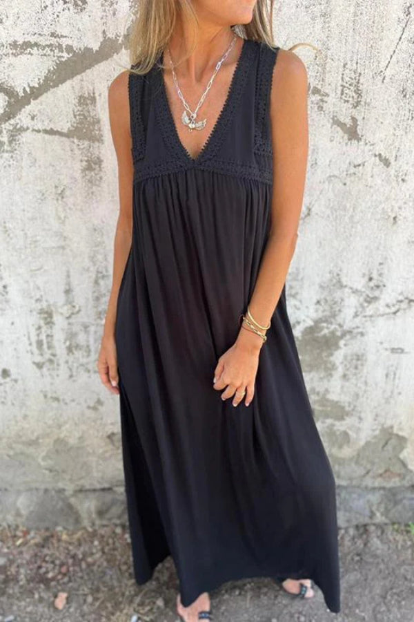 Beautifully Finished Dress in a Timeless Design