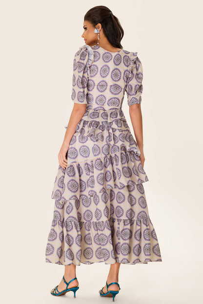 Gracefully Styled Dress for Any Occasion