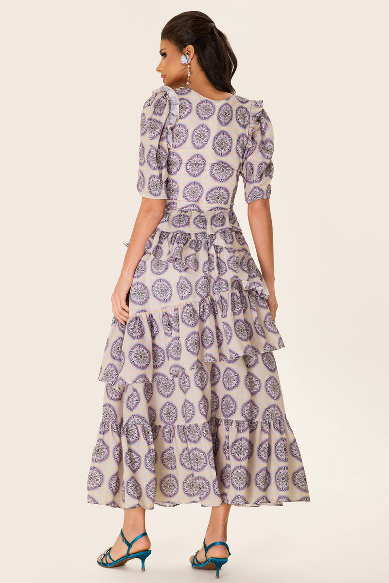Gracefully Styled Dress for Any Occasion
