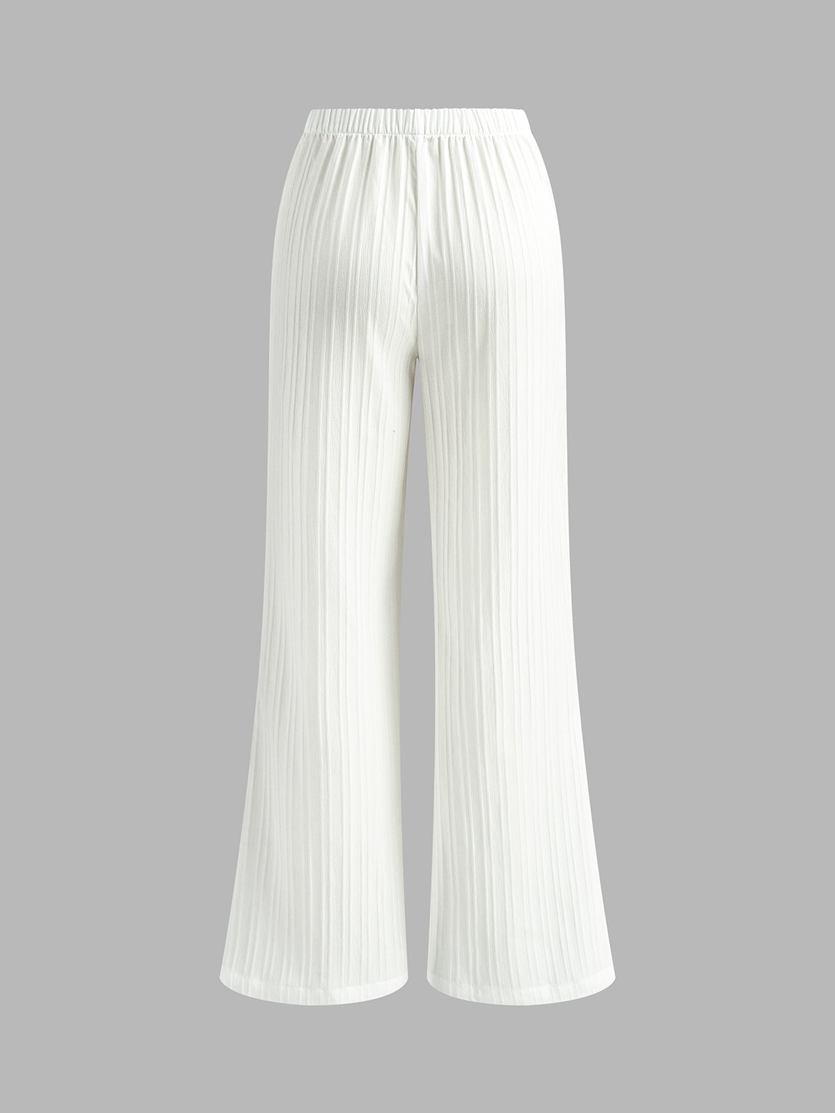 Effortlessly Elegant Pants with a Timeless Design