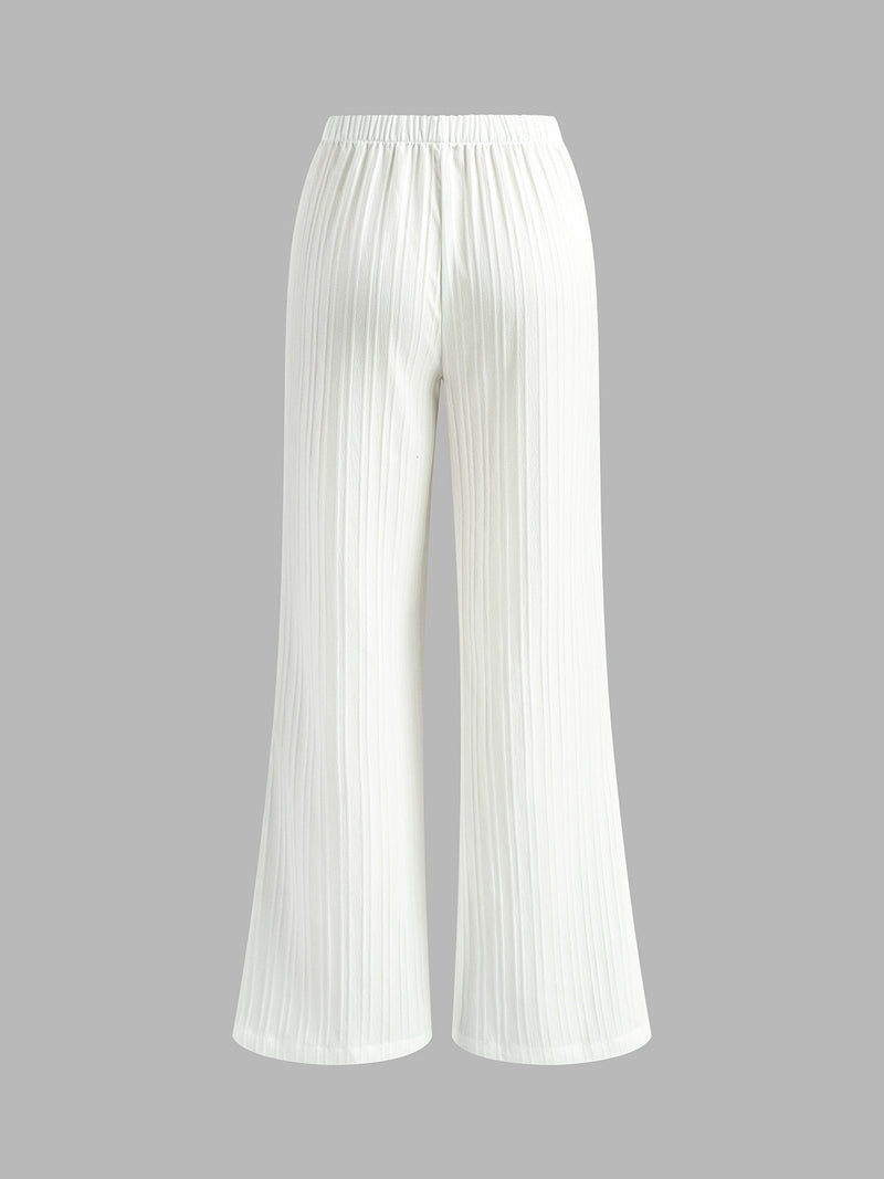 Effortlessly Elegant Pants with a Timeless Design