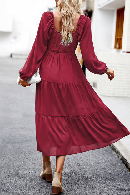 Effortlessly Elegant Dress with a Timeless Design