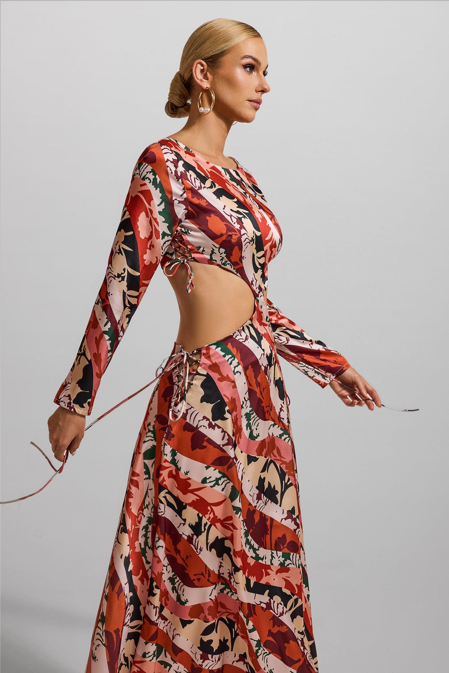 Gracefully Styled Dress for Any Occasion