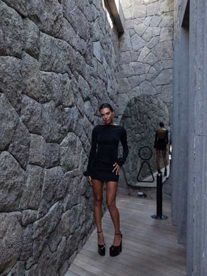 Well Tailored Dress with a Graceful Silhouette