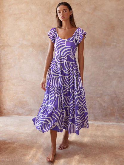 Well Tailored Dress with a Graceful Silhouette