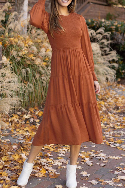 Beautifully Finished Dress in a Timeless Design