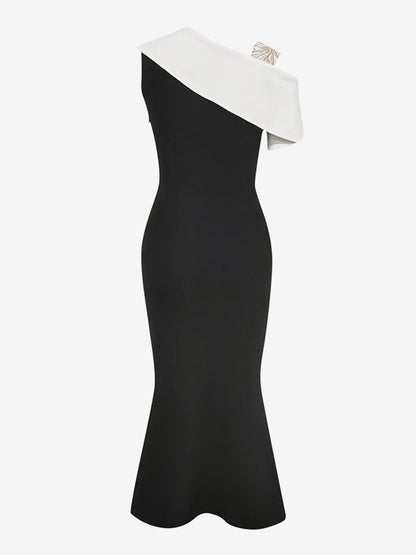 Beautifully Finished Dress in a Timeless Design