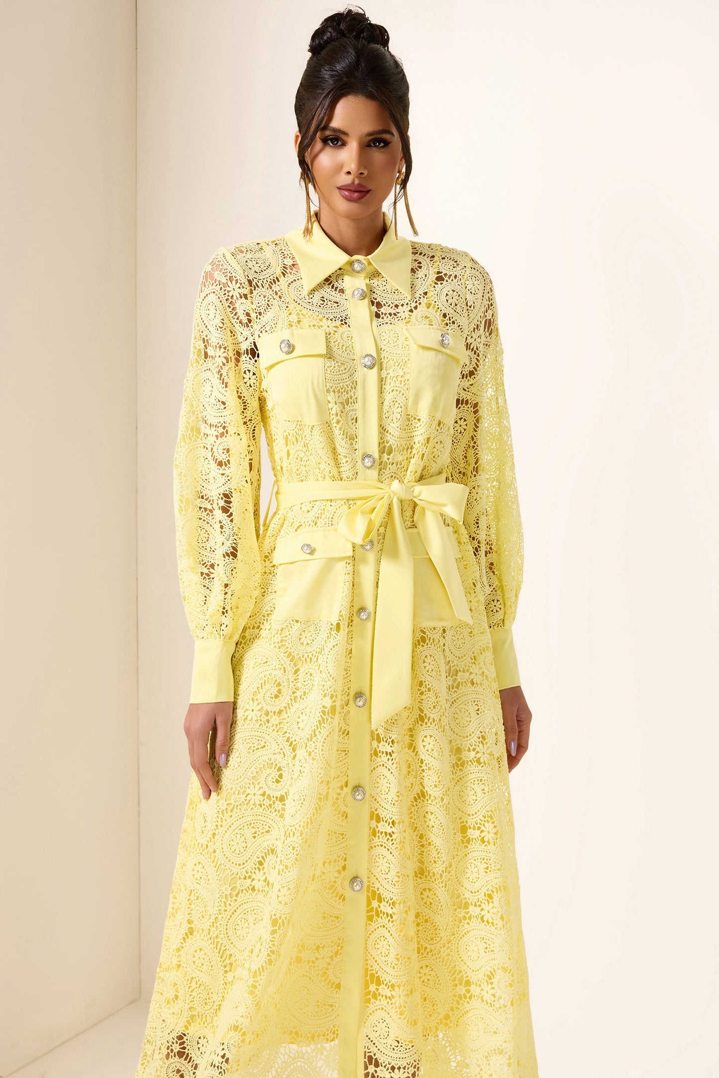Effortlessly Elegant Dress with a Timeless Design
